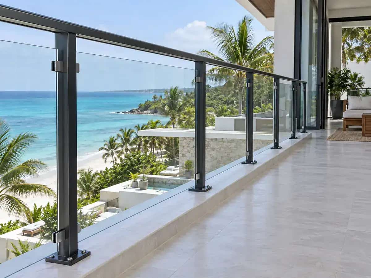 Glass and aluminium combination railing