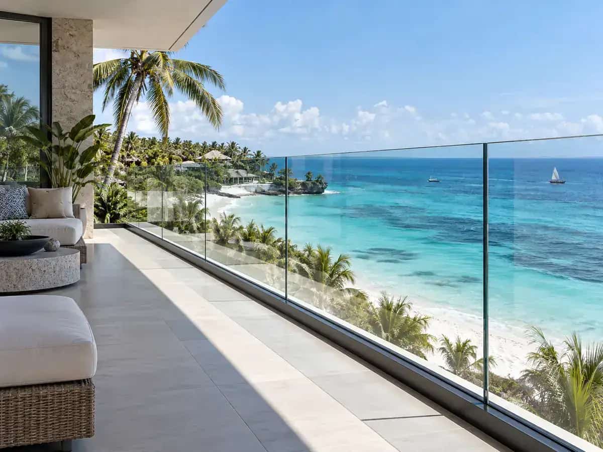 Glass and aluminium balustrade on a Zanzibar balcony
