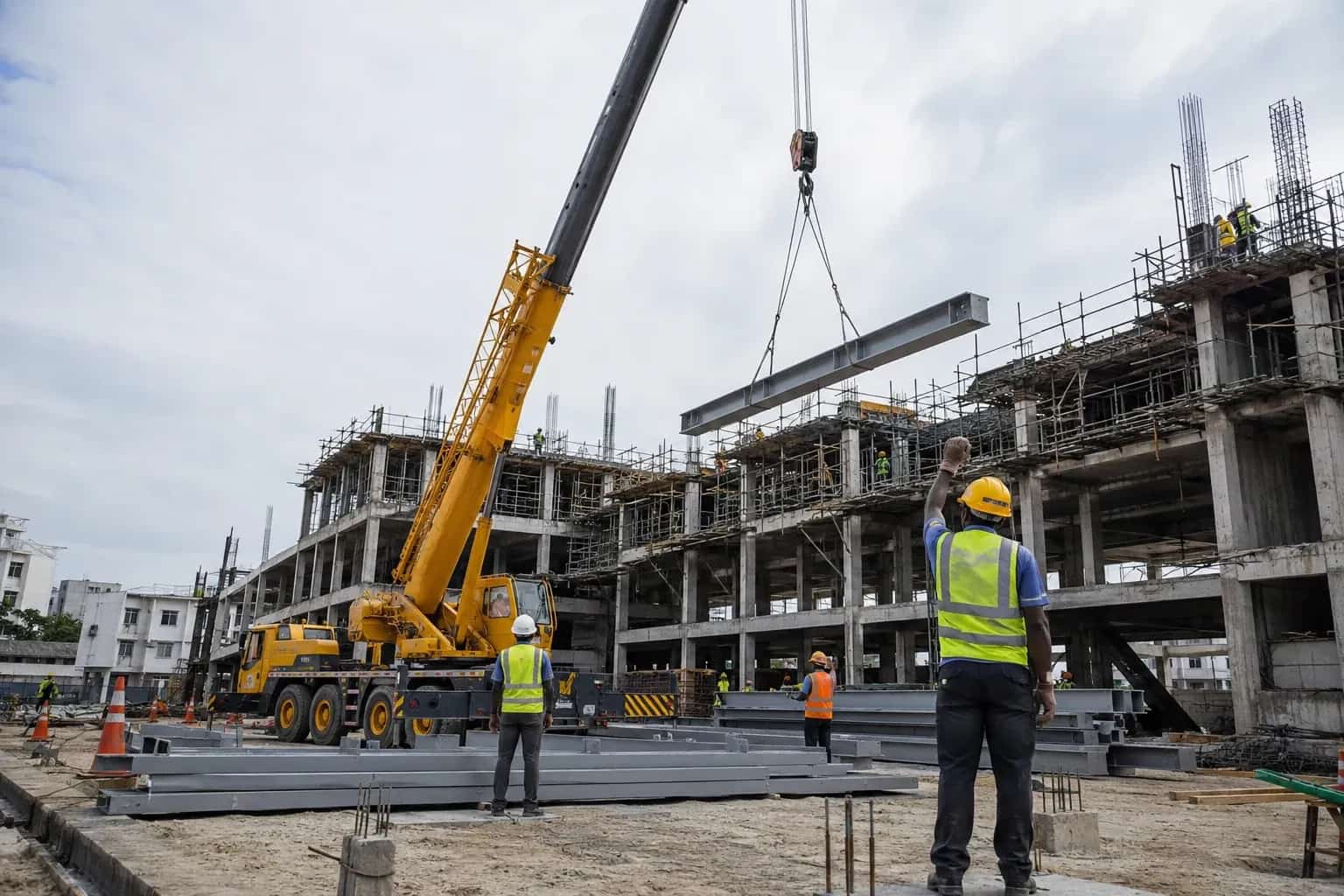 Crane lifting operation