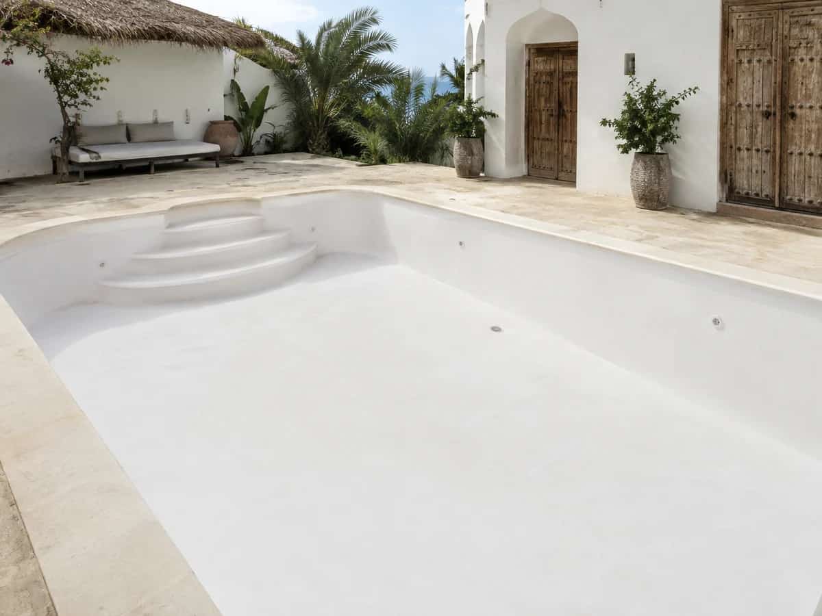 Pool plaster finishing